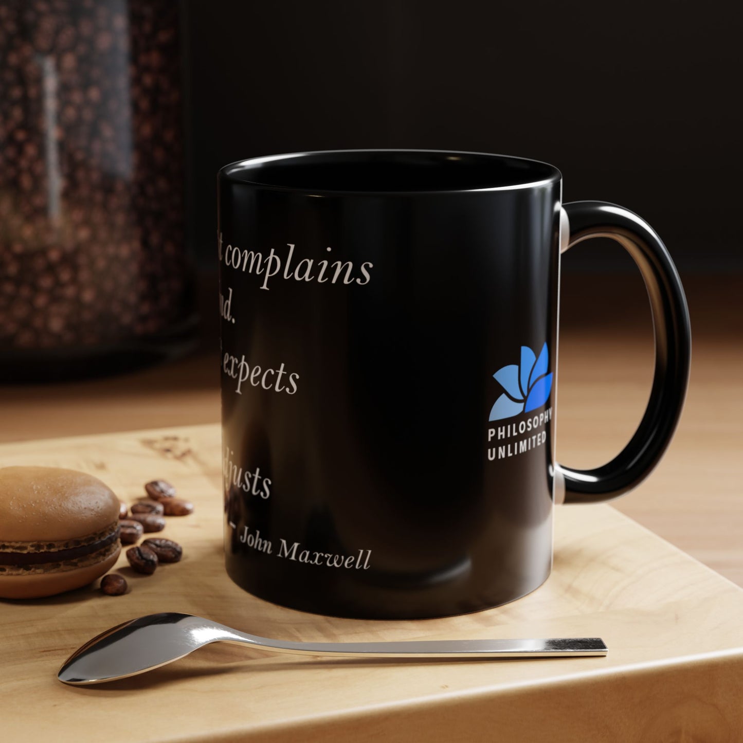 The Storm Is Over Accent™ kaffemugg 11 oz (0,33 L) / 15 oz (0,44 L) (svart tema): John Maxwell Citat