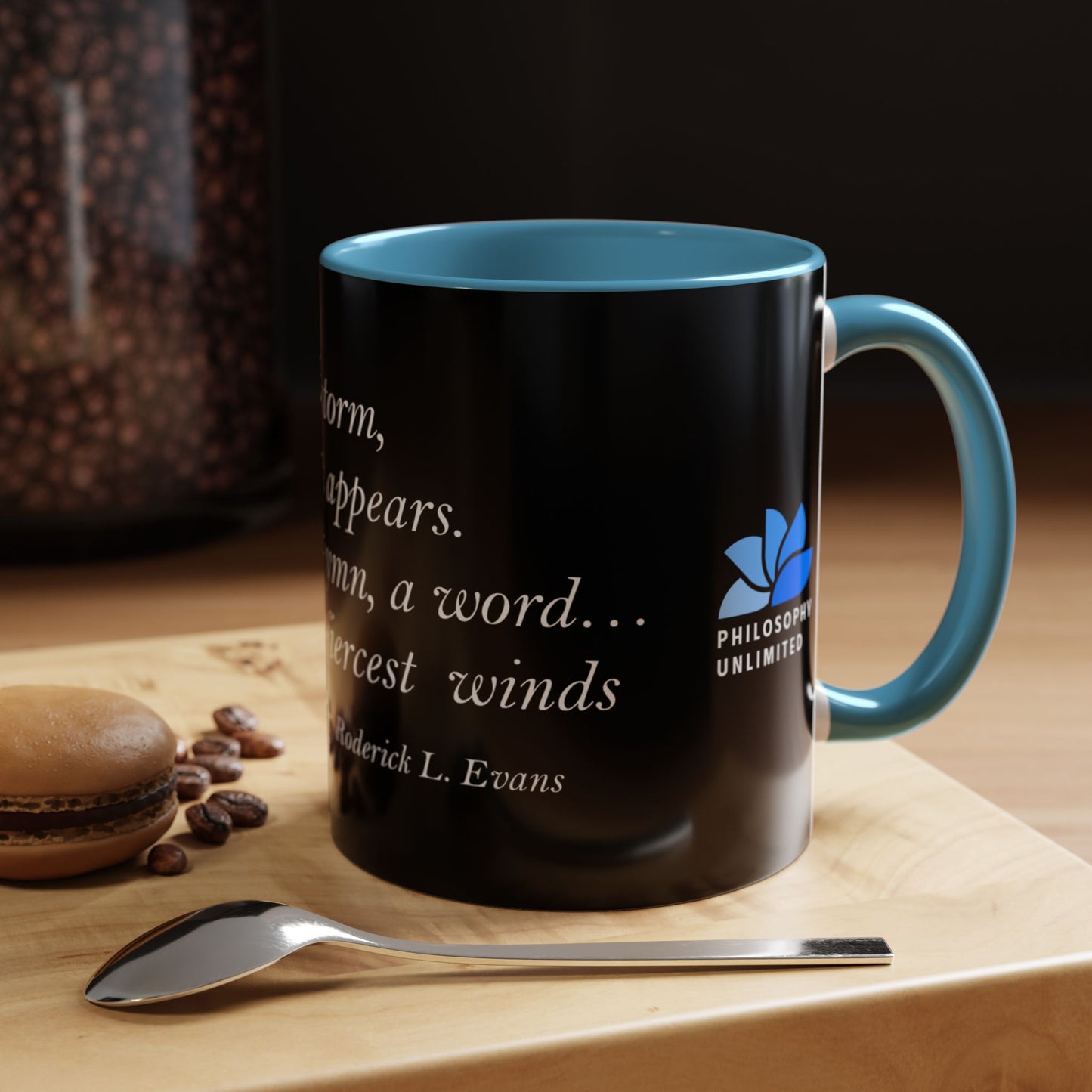 The Storm Is Over Accent™ Kaffekrus 11 oz (0,33 l) / 15 oz (0,44 l) (Svart Tema): Roderick Evans Quotes