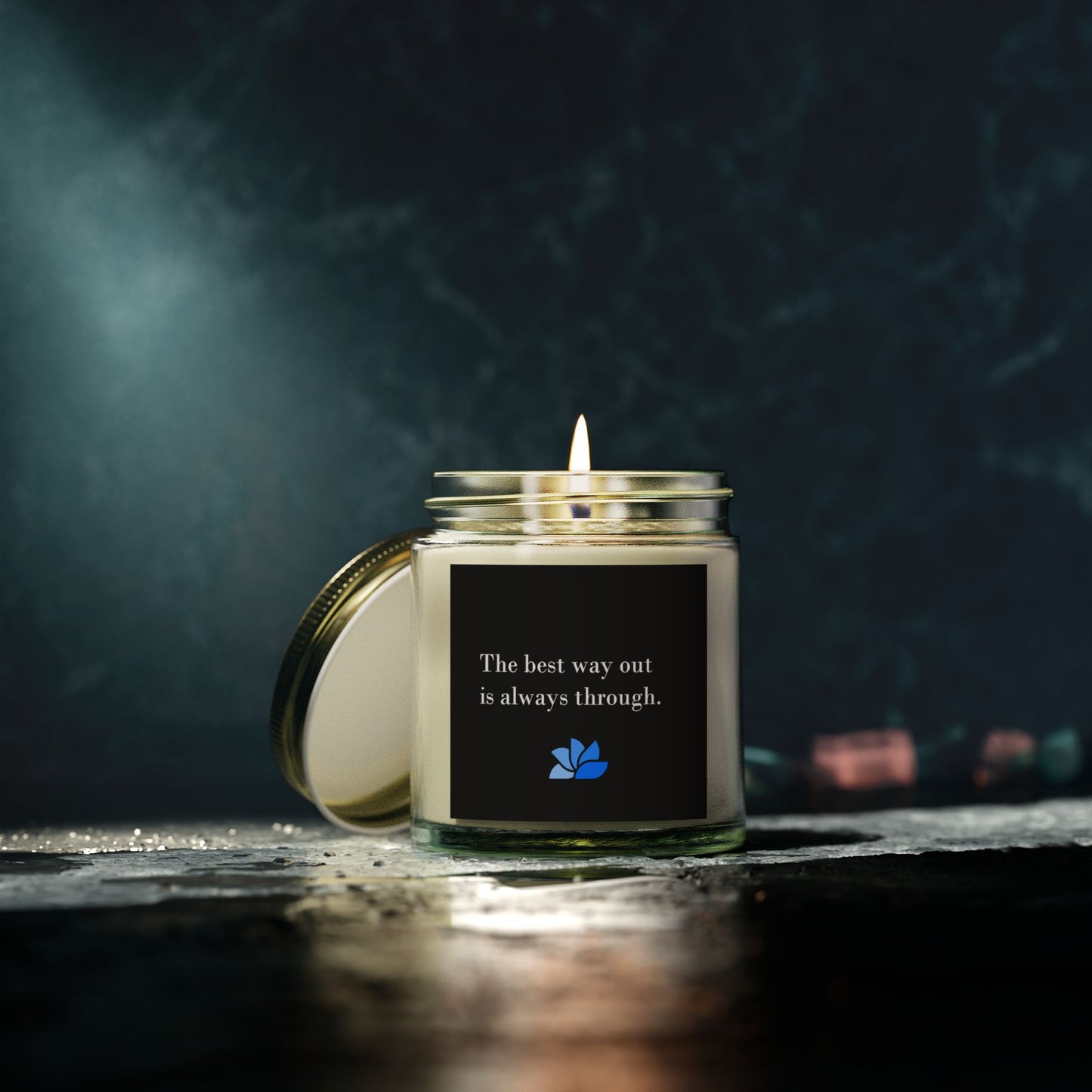 Possible Still™ doftljus (4 oz, 9 oz) (svart tema): Robert Frost-citat