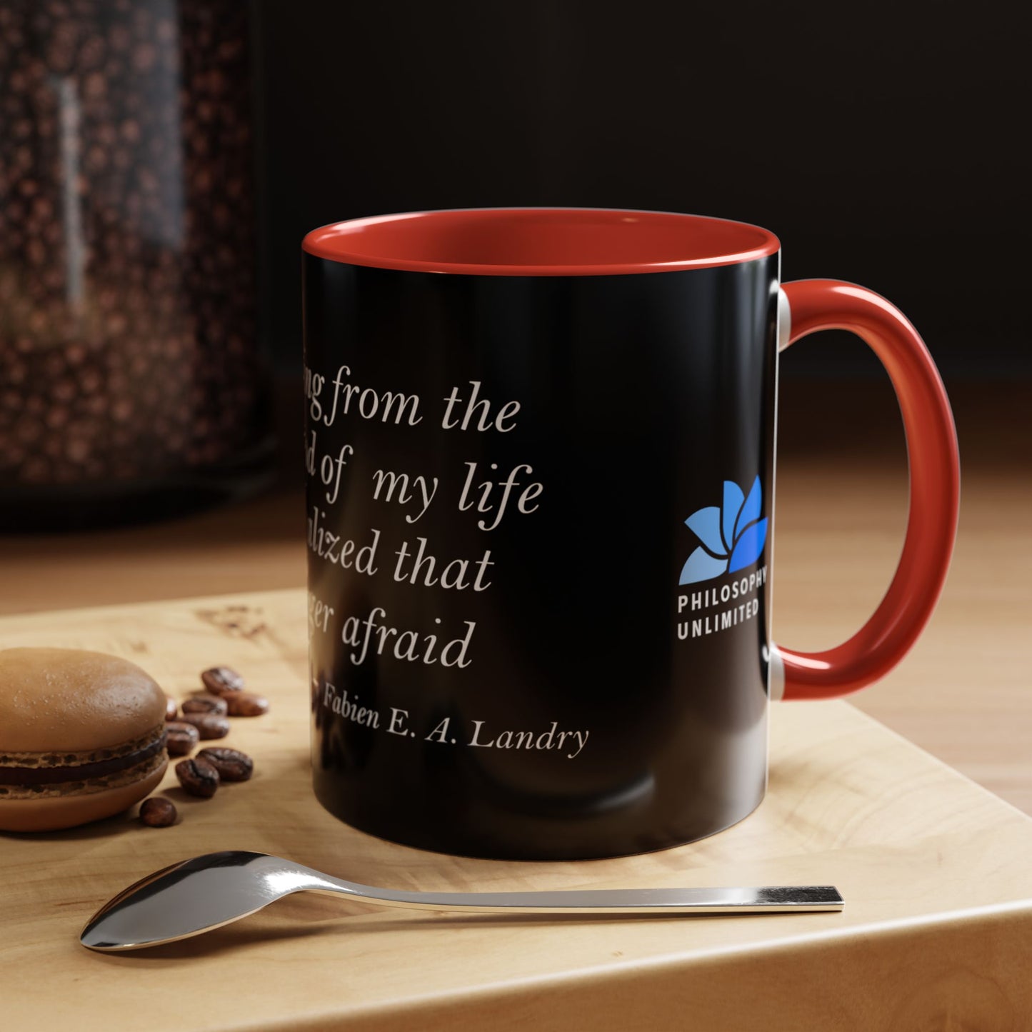 The Storm Is Over Accent™ kaffemugg 11 oz (0,33 L) / 15 oz (0,44 L) (svart tema): Fabien Landry Citat