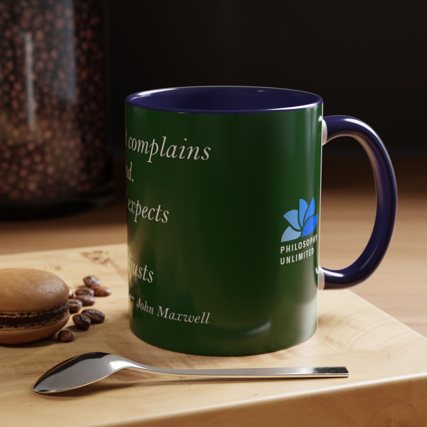 The Storm Is Over Accent™ Kaffekrus 11 oz (0,33 l) / 15 oz (0,44 l) (Grønn Tema): John Maxwell Quotes
