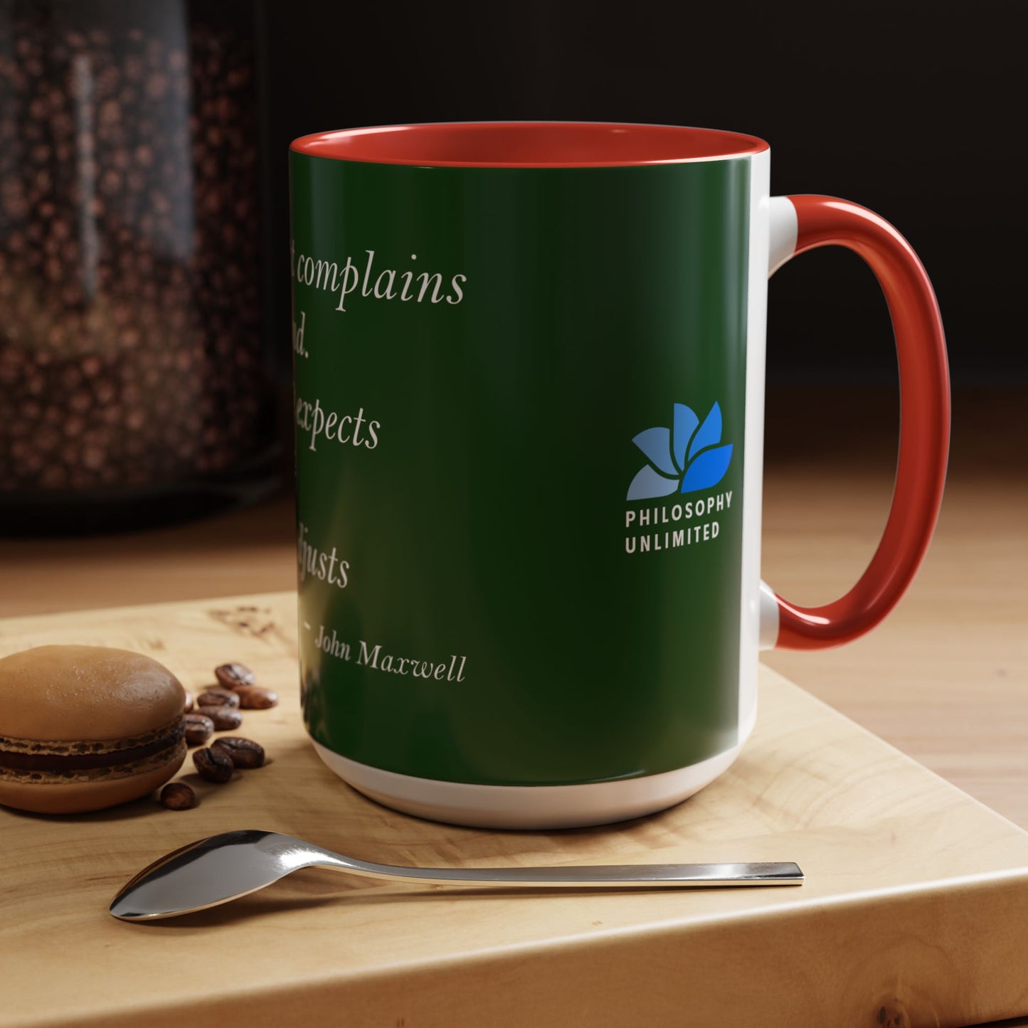 The Storm Is Over Accent™ Kaffekrus 11 oz (0,33 l) / 15 oz (0,44 l) (Grønn Tema): John Maxwell Quotes