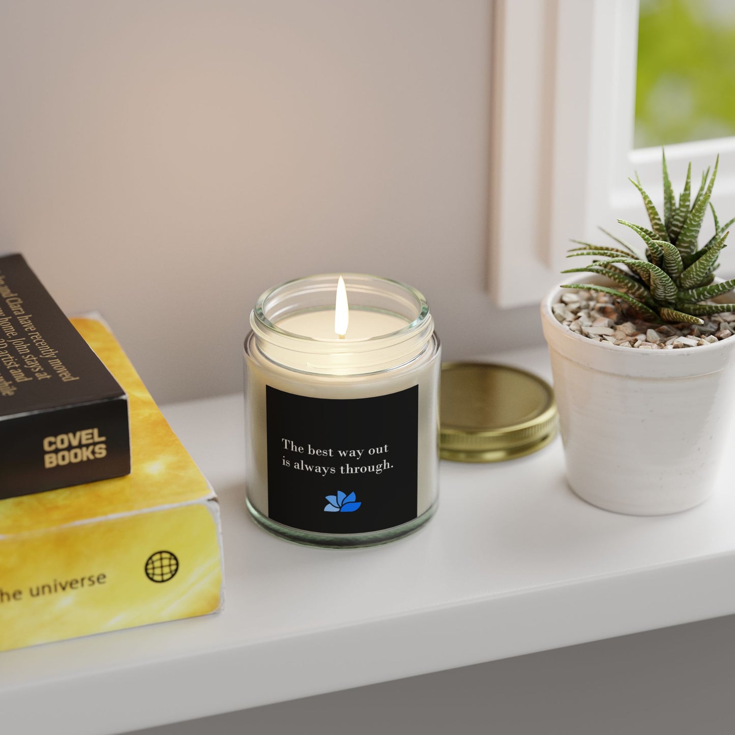 Possible Still™ doftljus (4 oz, 9 oz) (svart tema): Robert Frost-citat