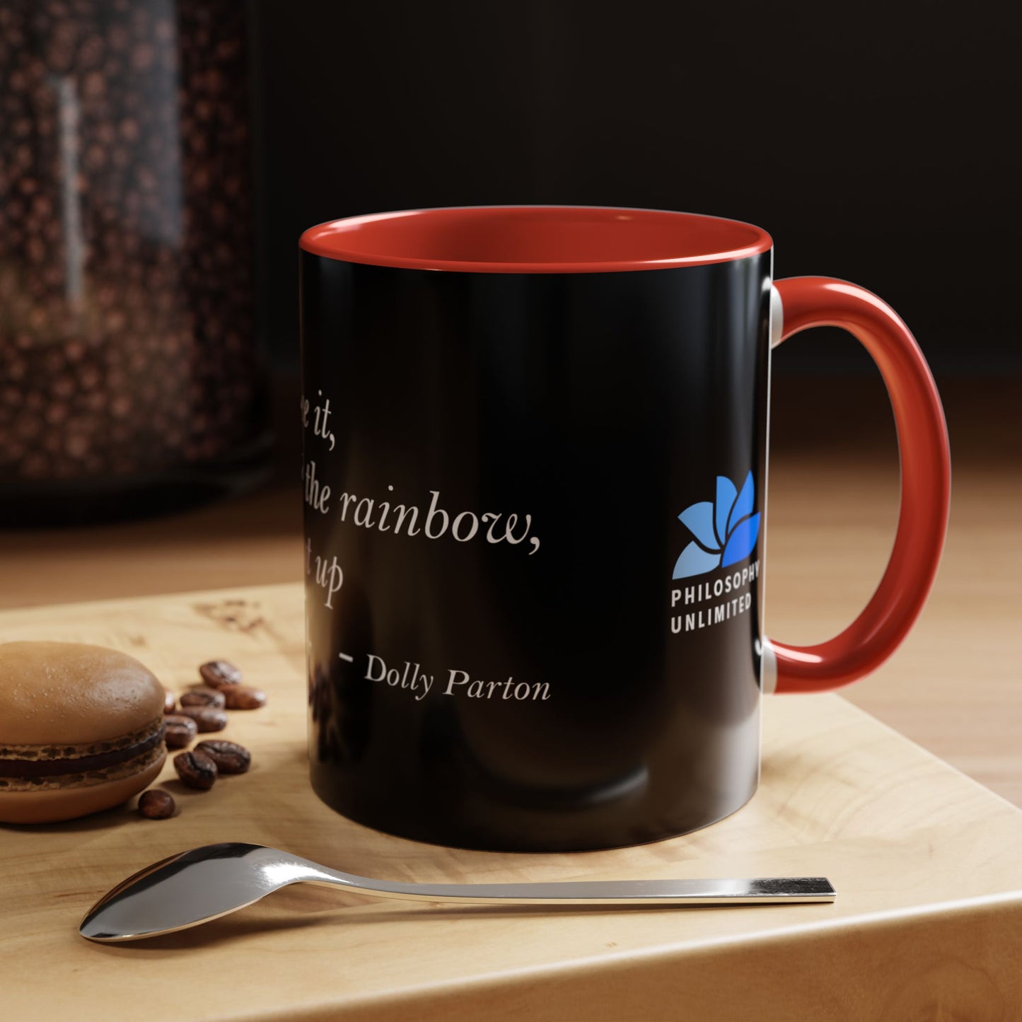 The Storm Is Over Accent™ kaffemugg 11 oz (0,33 L) / 15 oz (0,44 L) (svart tema): Dolly Parton Citat