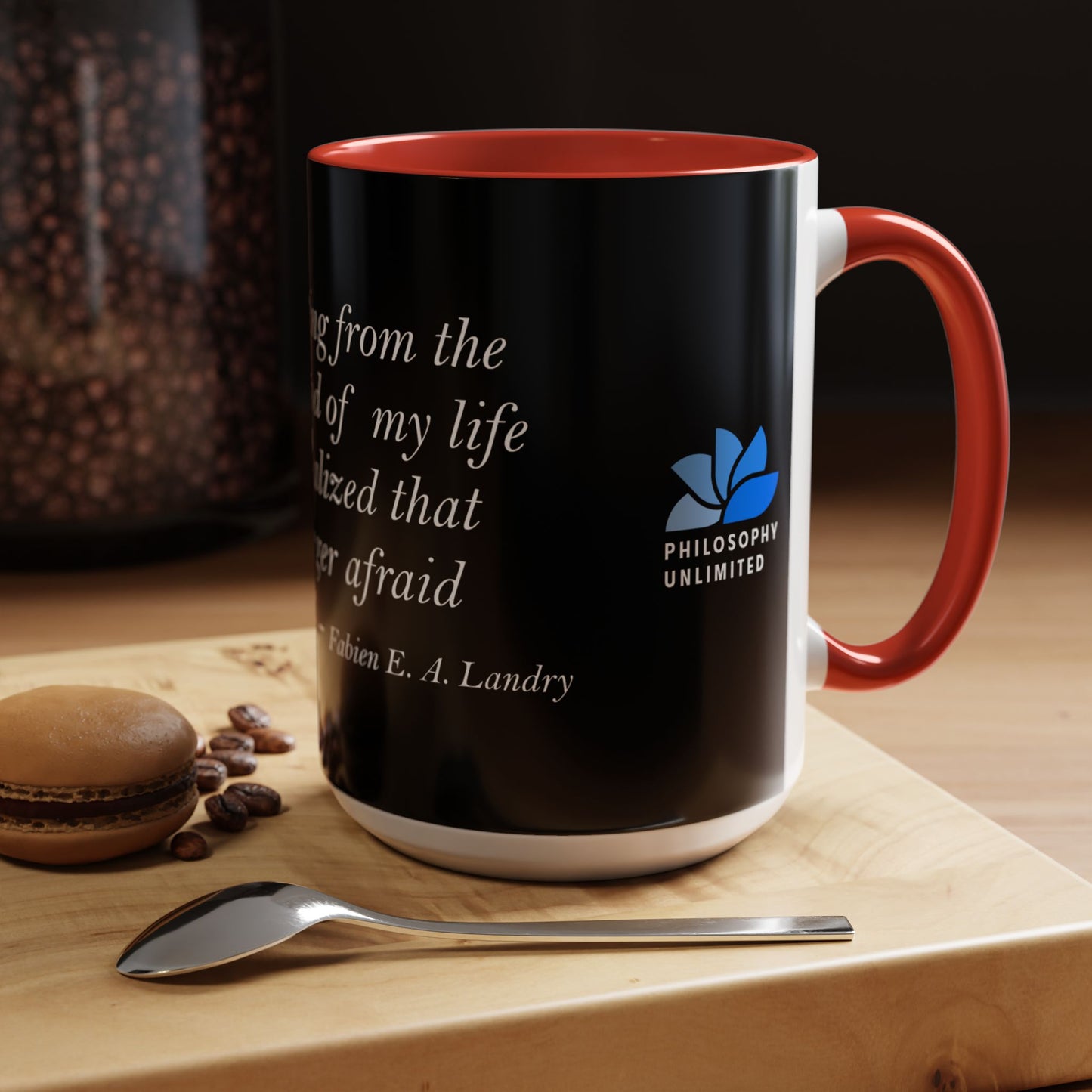 The Storm Is Over Accent™ kaffemugg 11 oz (0,33 L) / 15 oz (0,44 L) (svart tema): Fabien Landry Citat
