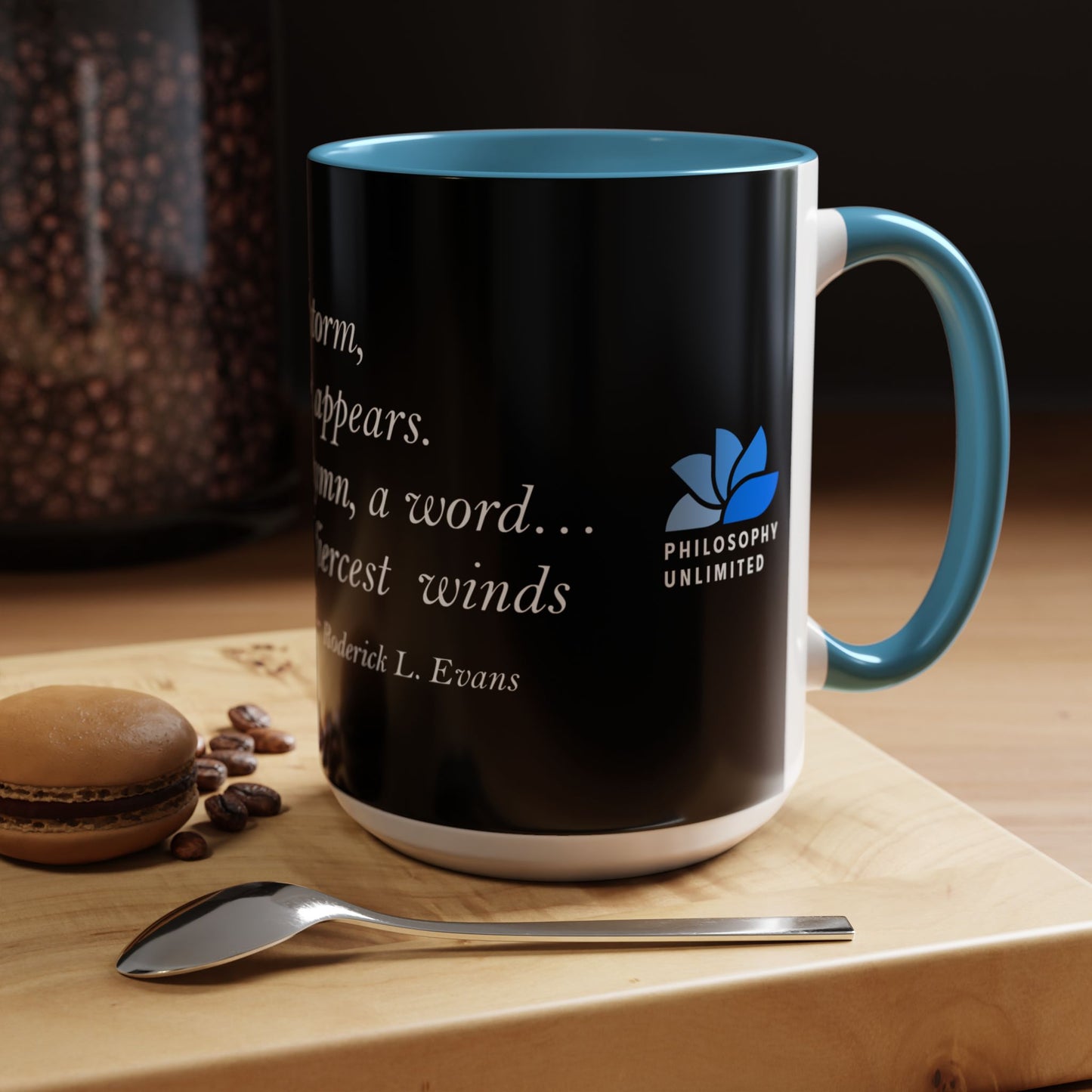 The Storm Is Over Accent™ Kaffekrus 11 oz (0,33 l) / 15 oz (0,44 l) (Svart Tema): Roderick Evans Quotes