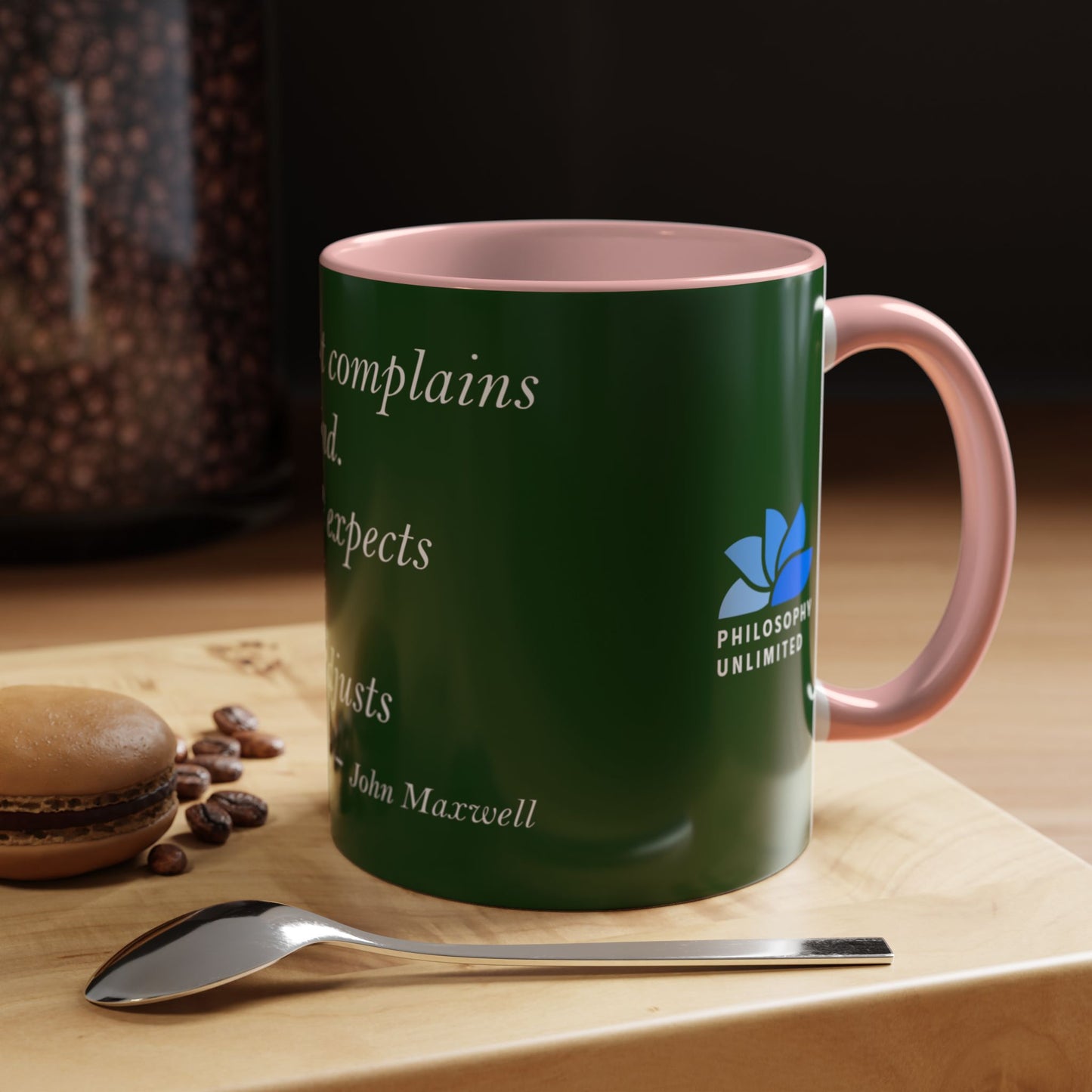 The Storm Is Over Accent™ Kaffekrus 11 oz (0,33 l) / 15 oz (0,44 l) (Grønn Tema): John Maxwell Quotes