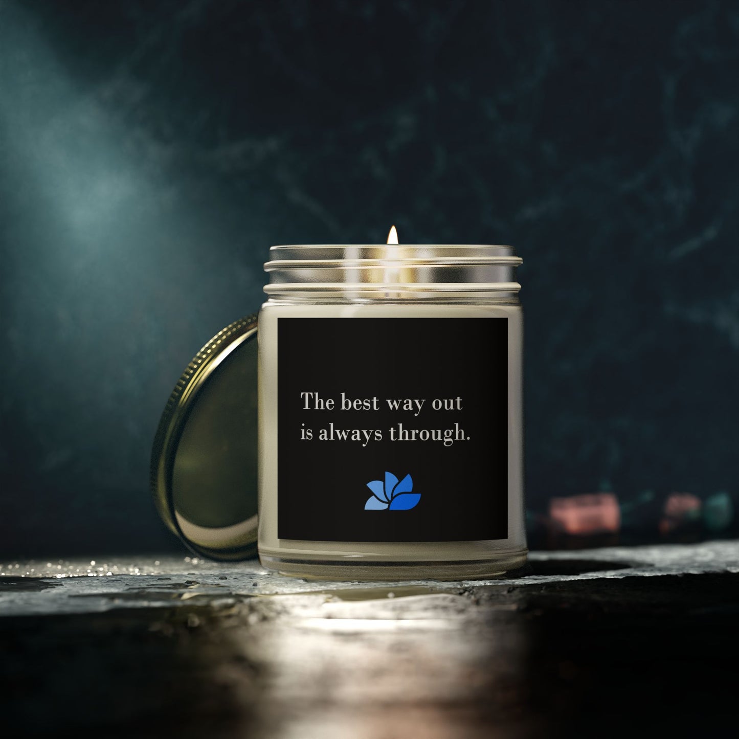 Possible Still™ doftljus (4 oz, 9 oz) (svart tema): Robert Frost-citat